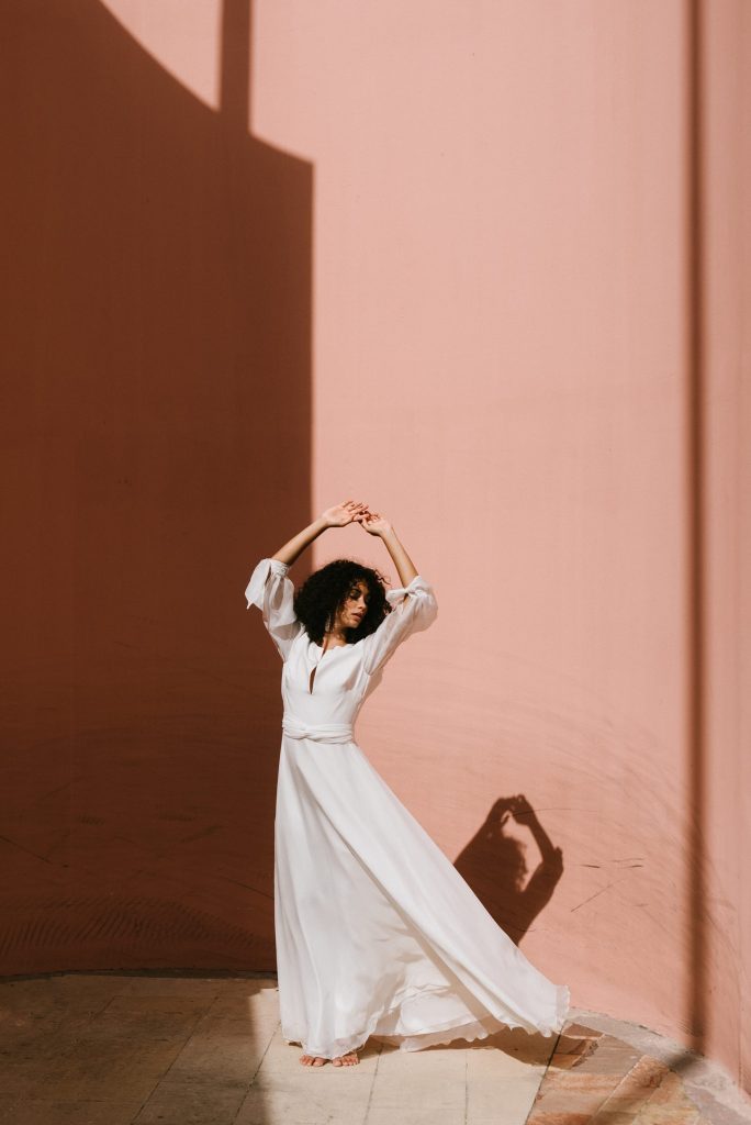 Clémentine Iacono - Créatrice de robes de mariée sur-mesure à Lyon - Essayages de robes de mariée
